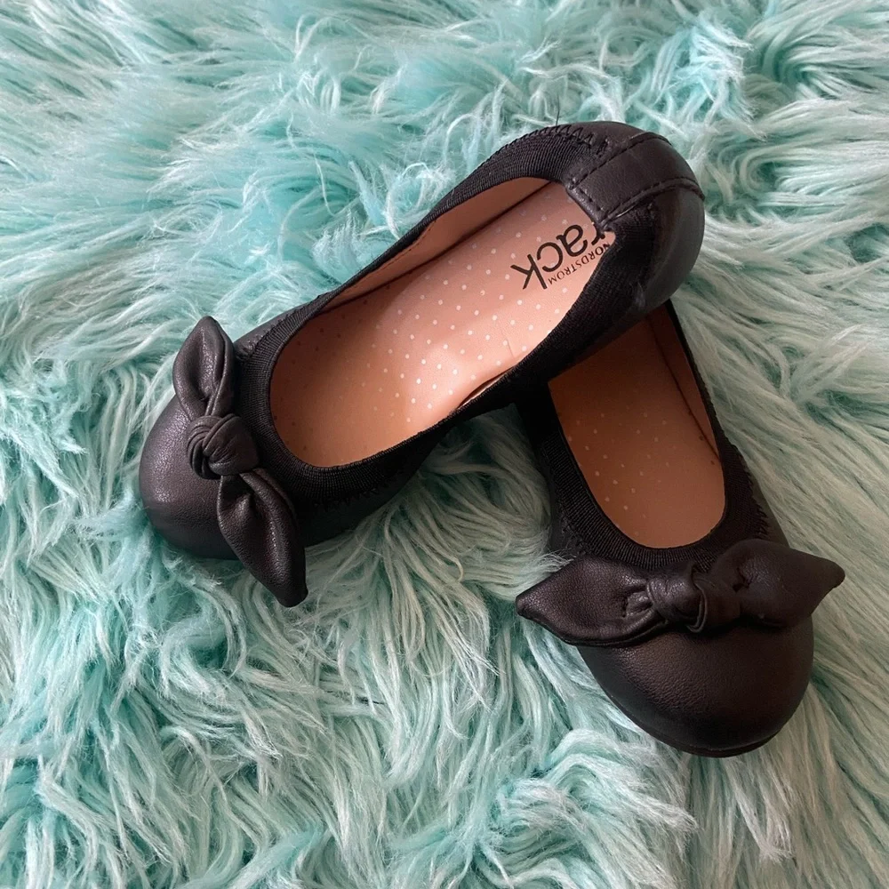 NORDSTROM RACK LITTLE GIRLS BLACK BALLET FLATS 11